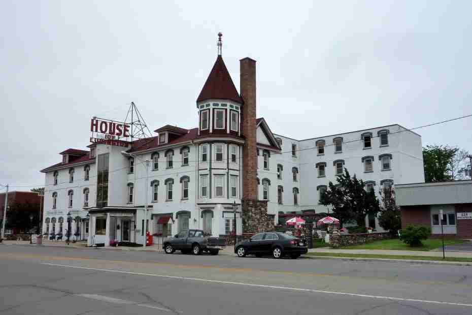 Escanaba Farmer’s Market, michigan city, shopping guide